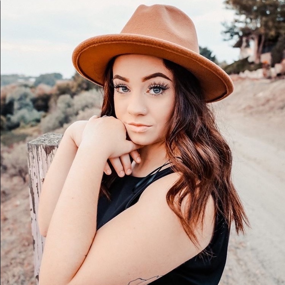 Meet your Posher, Madison